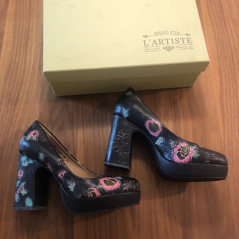 L’Artiste Pumps - **reserved for ingrace316 - Picture 2 of 5
